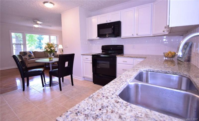 1534 Sharon Ln, Gastonia, NC 28052