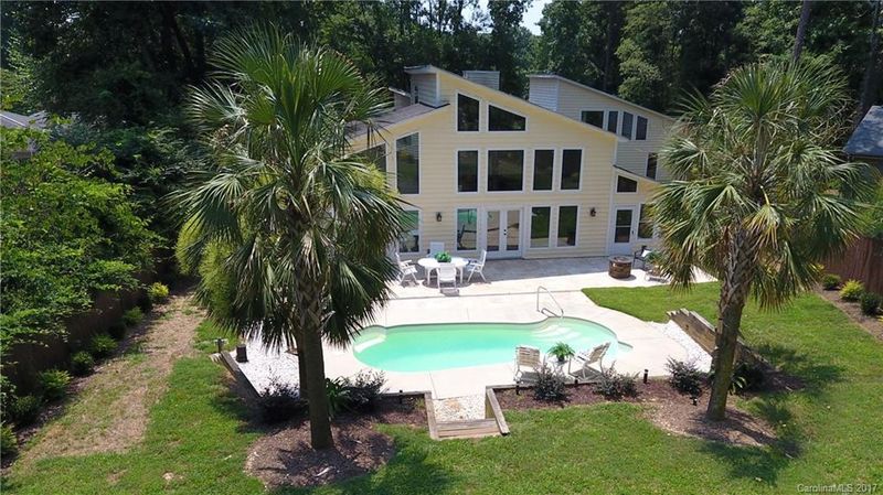 101 Heathwood Rd, Charlotte, NC 28211