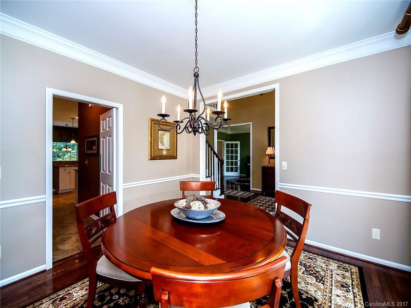 5018 Biltmore Forest Dr, Matthews, NC 28105