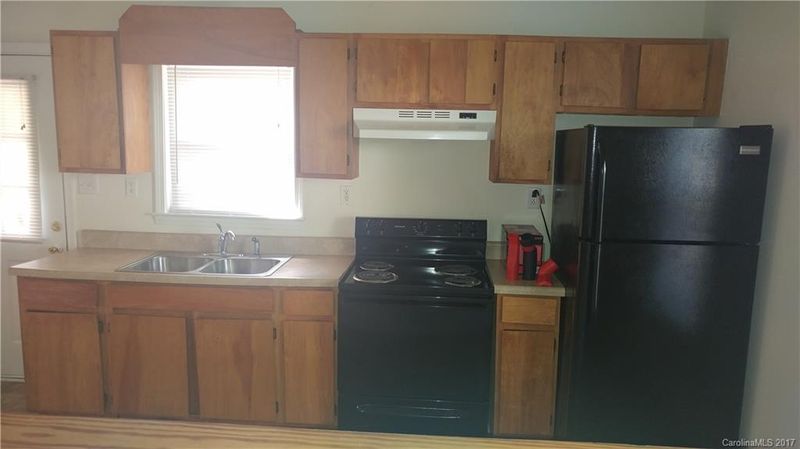 917 N Walnut St, Kannapolis, NC 28081