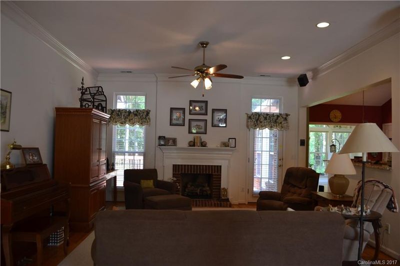 61 Pond View Ln, Fort Mill, SC 29715