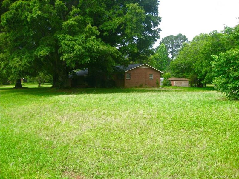 3821 Matthews Mint Hill Rd, Matthews, NC 28105