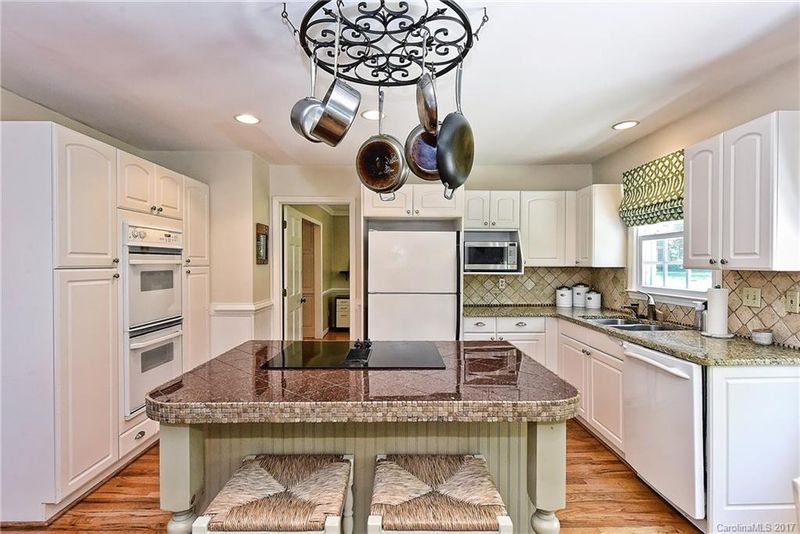 6020 Sharon Acres Rd, Charlotte, NC 28210