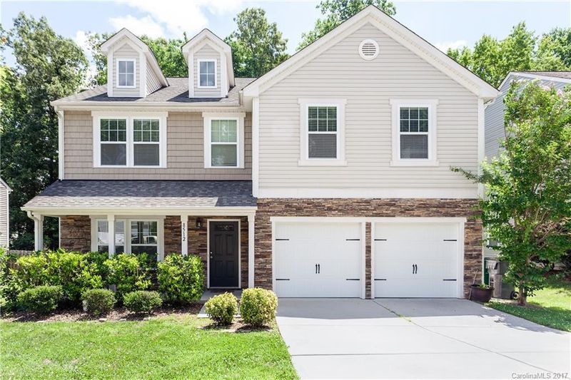 8512 Lustre Rd, Charlotte, NC 28215