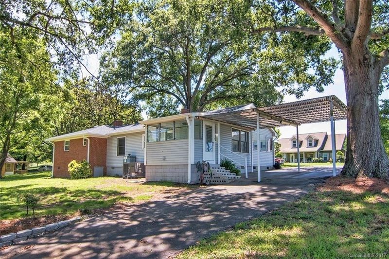 1715 Privette Rd, Matthews, NC 28105