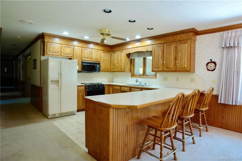 420 N Oak St, Lincolnton, NC 28092