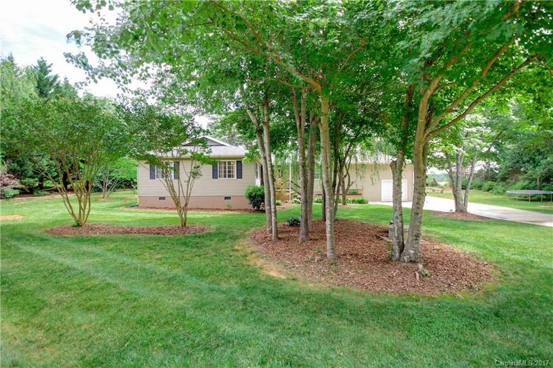 7596 Sarah Dr, Denver, NC 28037
