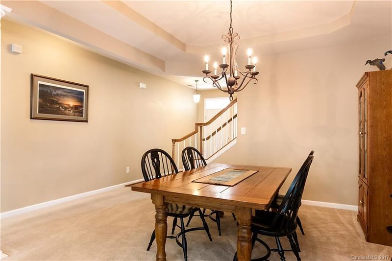 5064 Sunburst Ln, Charlotte, NC 28213