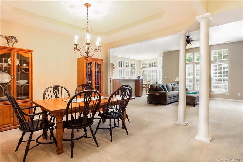 5064 Sunburst Ln, Charlotte, NC 28213