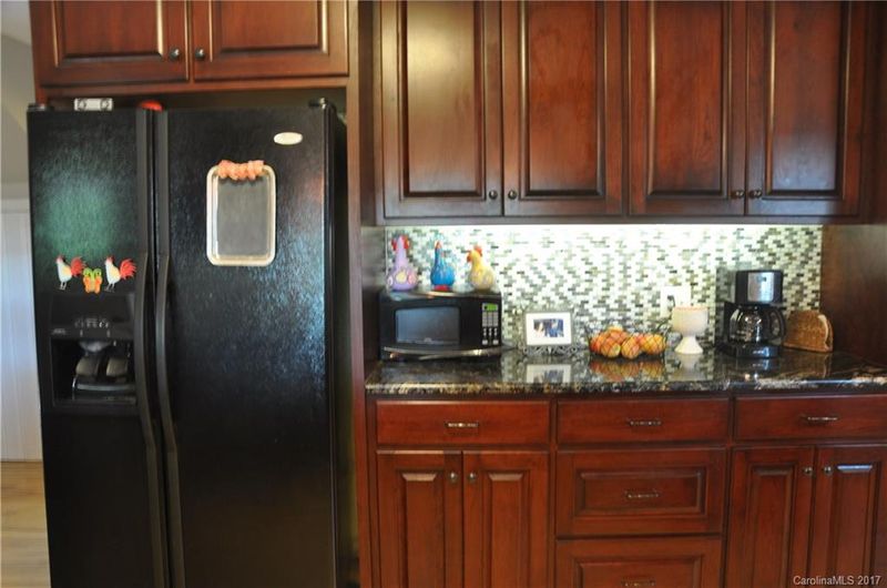 711 N Laurel St, Lincolnton, NC 28092