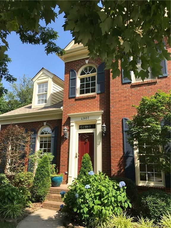 4907 Biltmore Forest Dr, Matthews, NC 28105