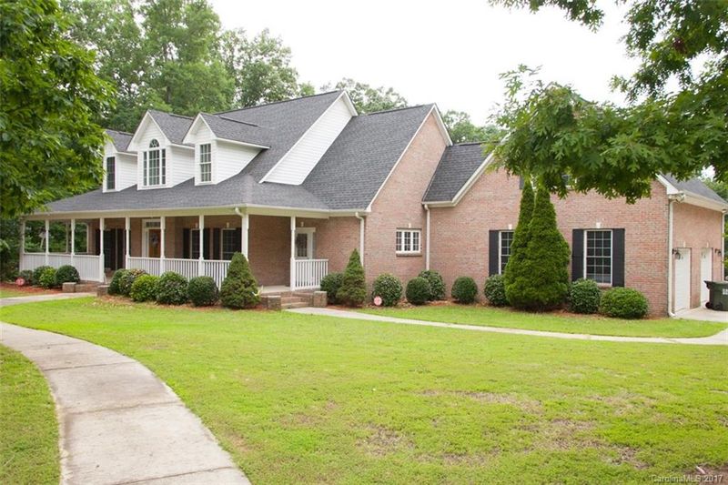 112 Generals Way, Clover, SC 29710