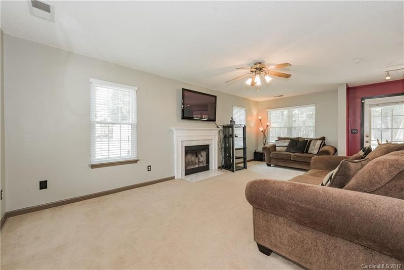 8803 Steelechase Dr, Charlotte, NC 28273
