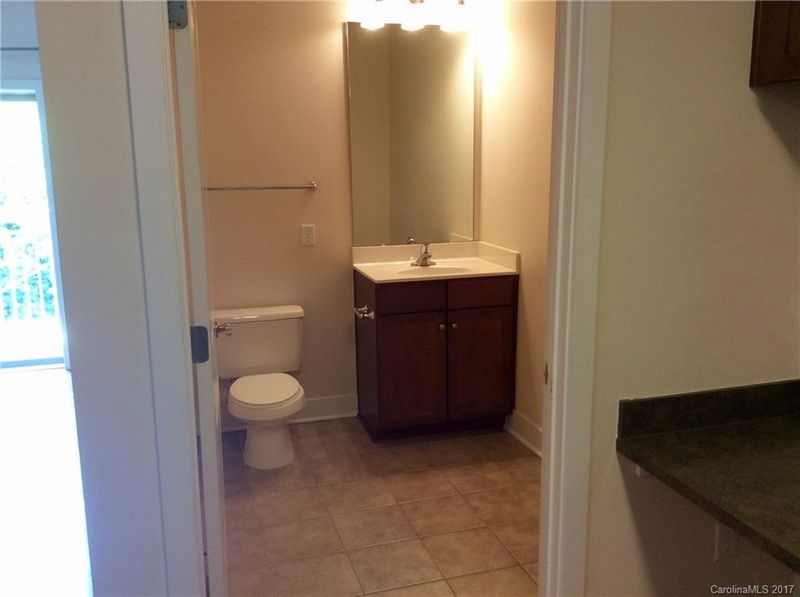 630 Calvert St #312, Charlotte, NC 28208
