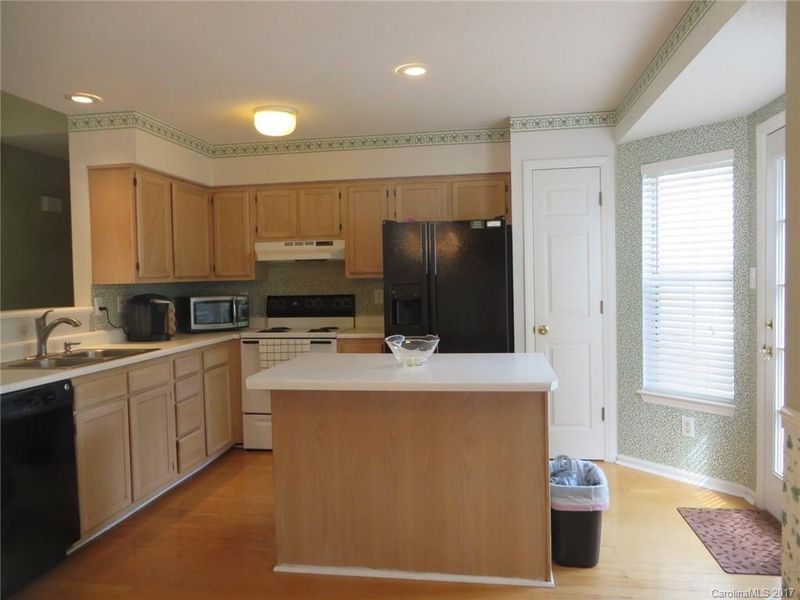 12624 Woodside Falls Rd, Pineville, NC 28134