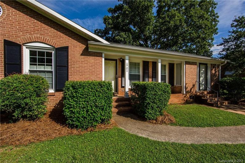 1701 Lakedell Dr, Charlotte, NC 28215