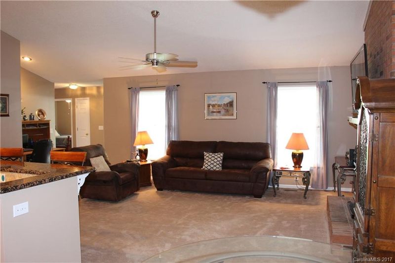 2475 Applegate Dr #20, Concord, NC 28027