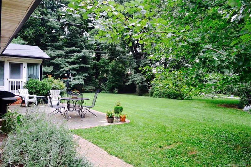 400 Idlewood Dr, Kannapolis, NC 28083
