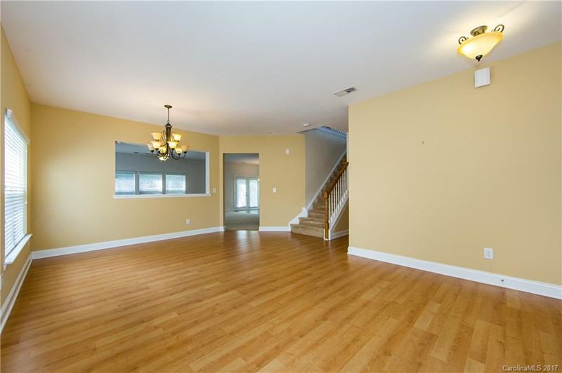 9641 Falling Stream Dr, Charlotte, NC 28214