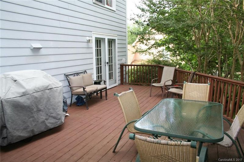 5601 Cold Springs Rd, Charlotte, NC 28215