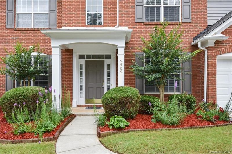 9509 Oswald Ln, Charlotte, NC 28277