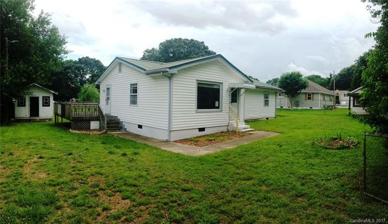 406 Catawba Ave E #3, Mount Holly, NC 28120