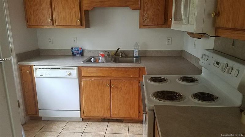 909 E Davis Ave, Gastonia, NC 28054