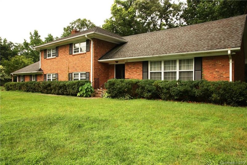 233 Glencurry Dr, Charlotte, NC 28214