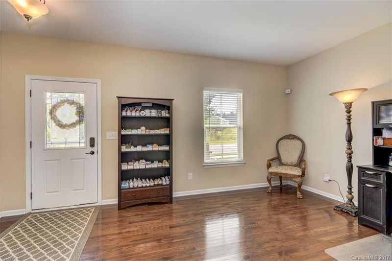 7184 Kenyon Dr, Denver, NC 28037