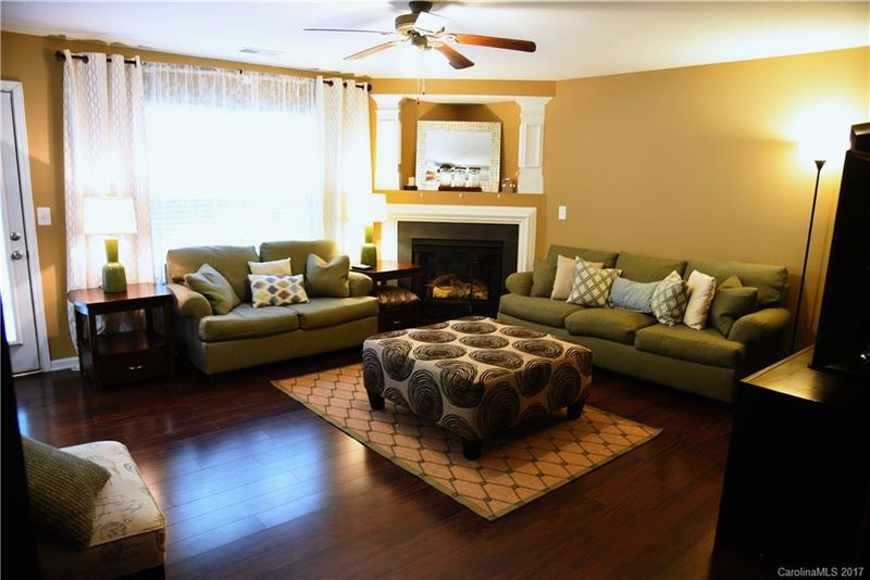 1022 Mearn Rd, Charlotte, NC 28216