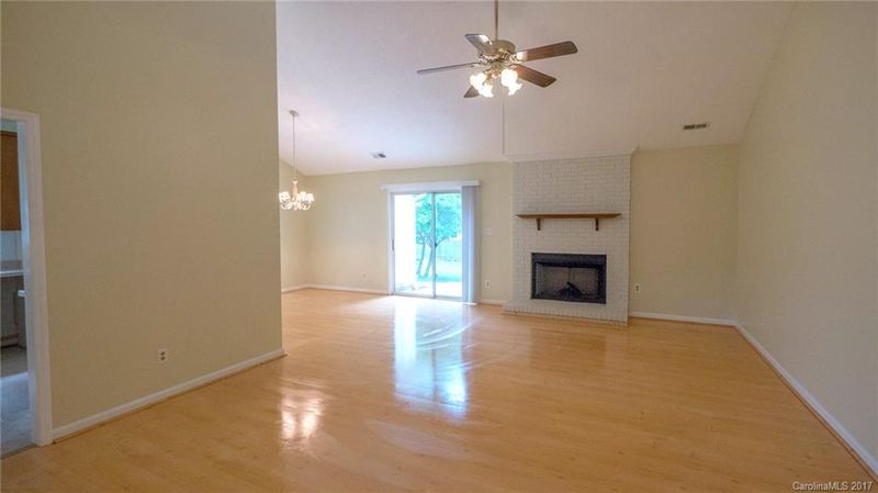 10735 Spruce Mountain Rd, Charlotte, NC 28214