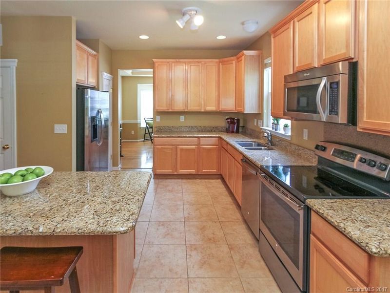 10712 Big Bear Dr, Charlotte, NC 28278