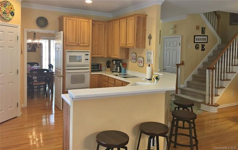 121 Abbotsbury Ct, Waxhaw, NC 28173