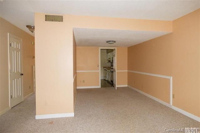 2705 North Center St #61, Hickory, NC 28601