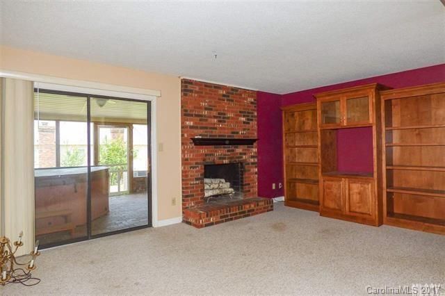 2705 North Center St #61, Hickory, NC 28601