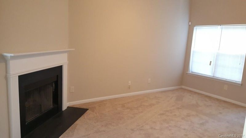 7103 Fox Point Dr, Charlotte, NC 28269