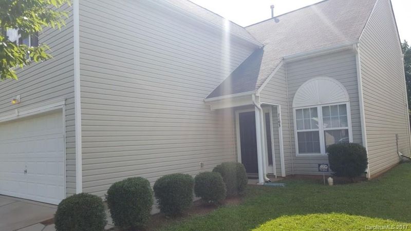 7103 Fox Point Dr, Charlotte, NC 28269