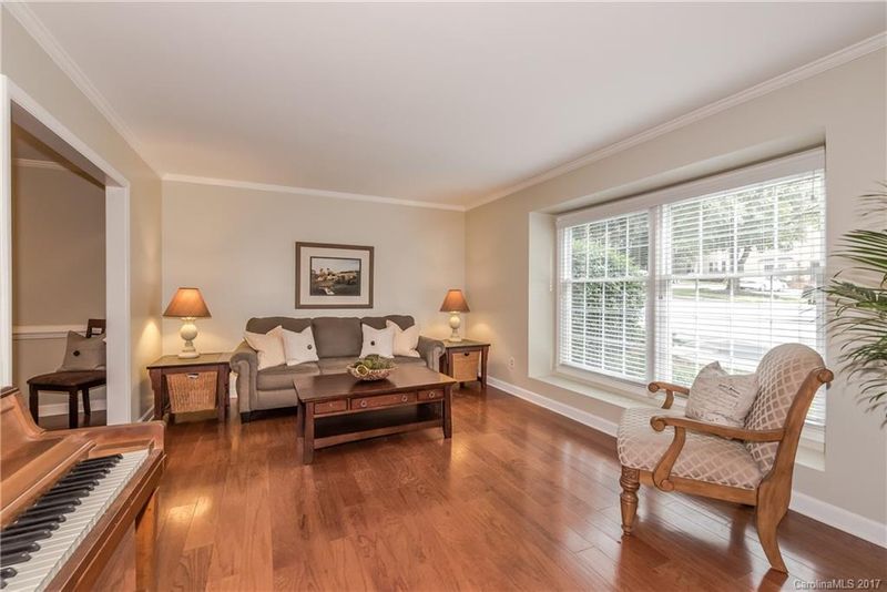 6810 Dumbarton Dr #61, Charlotte, NC 28210