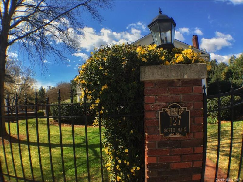 127 Main St, Belmont, NC 28012