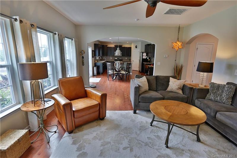 6037 Thorburn Way, Belmont, NC 28012