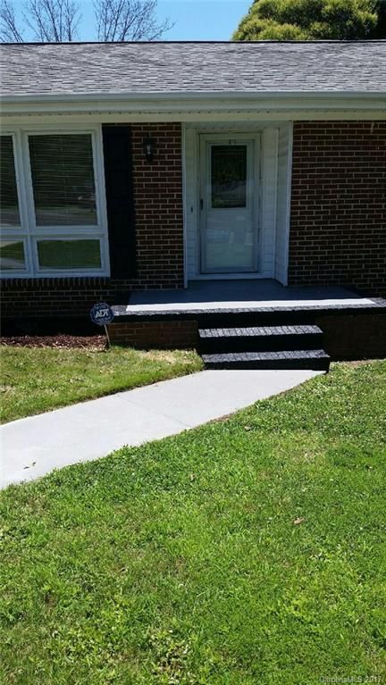 1600 Belmar Dr, Gastonia, NC 28052