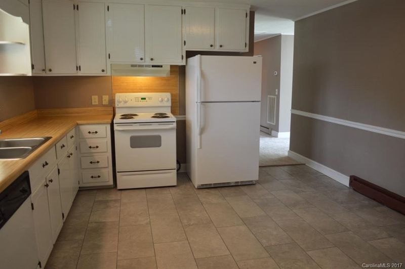 1600 Belmar Dr, Gastonia, NC 28052