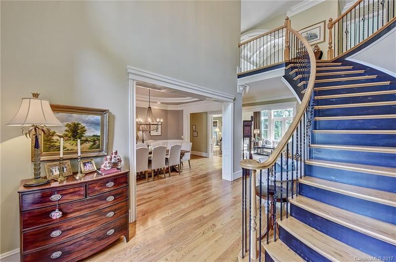 18901 River Falls Dr, Davidson, NC 28036