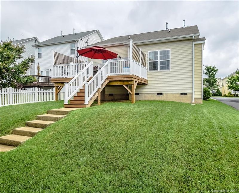 19606 Deer Valley Dr, Cornelius, NC 28031