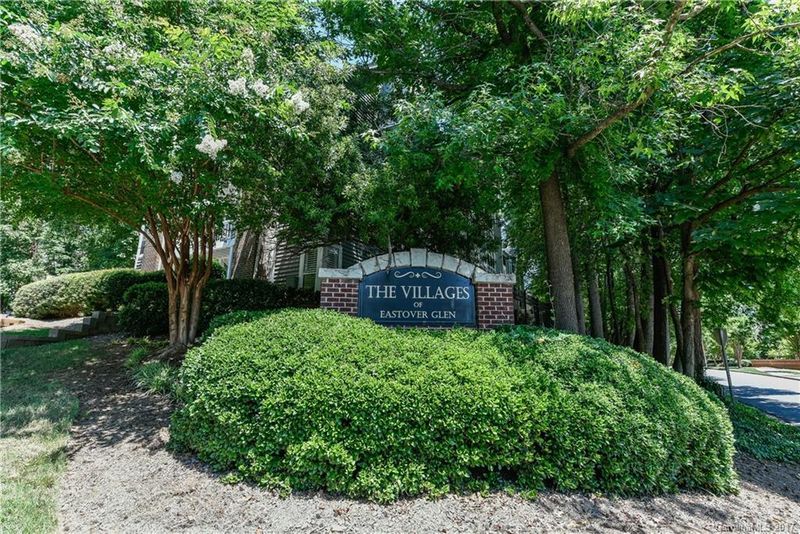 2514 Cranbrook Ln #10, Charlotte, NC 28207