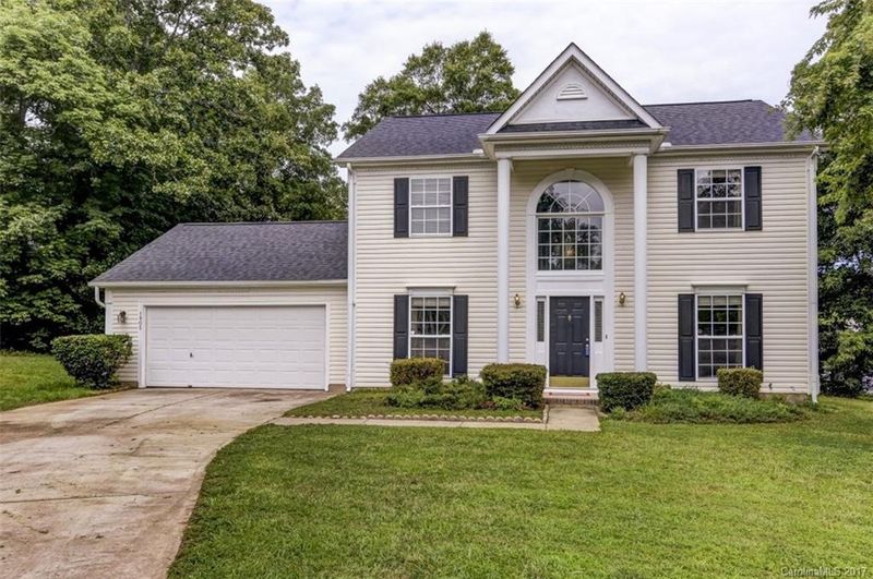 1905 Safflower Cir, Charlotte, NC 28262