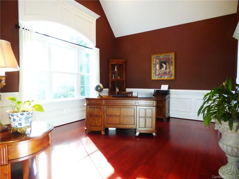 1099 Ridgeview Ct, Davidson, NC 28036