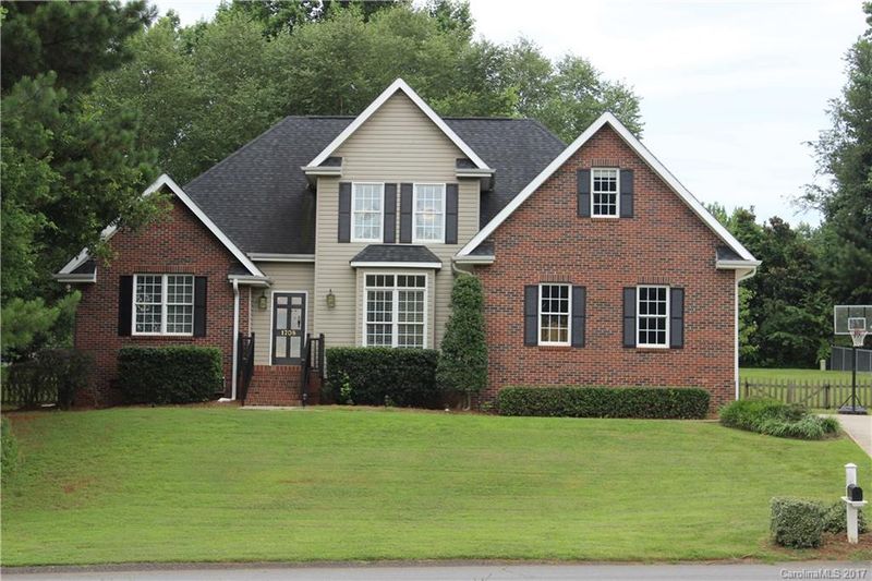 1708 Chesterfield Dr, Belmont, NC 28012