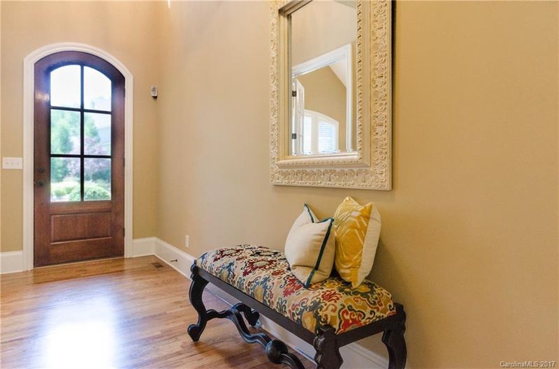 4616 Pine Valley Rd, Charlotte, NC 28210