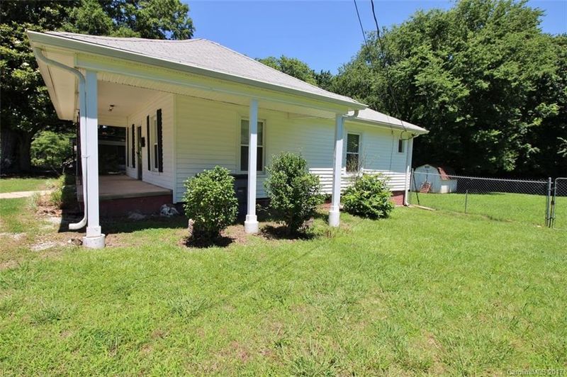 625 Pinoca Rd, Charlotte, NC 28208